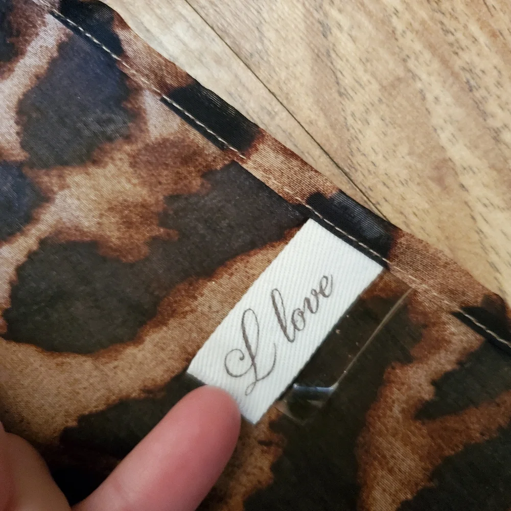 L Love Size 1X Cheetah Sheer Shawl - Picture 4 of 6